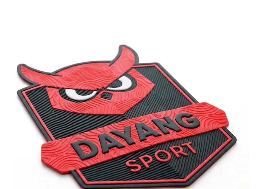 Logotipo Dayang Sport con relieve