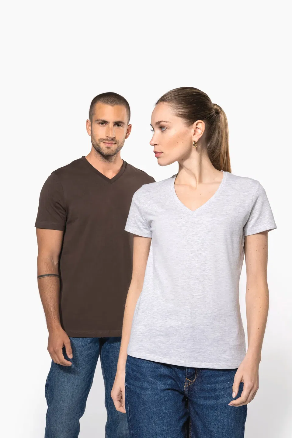 Camiseta manga corta y cuello de pico