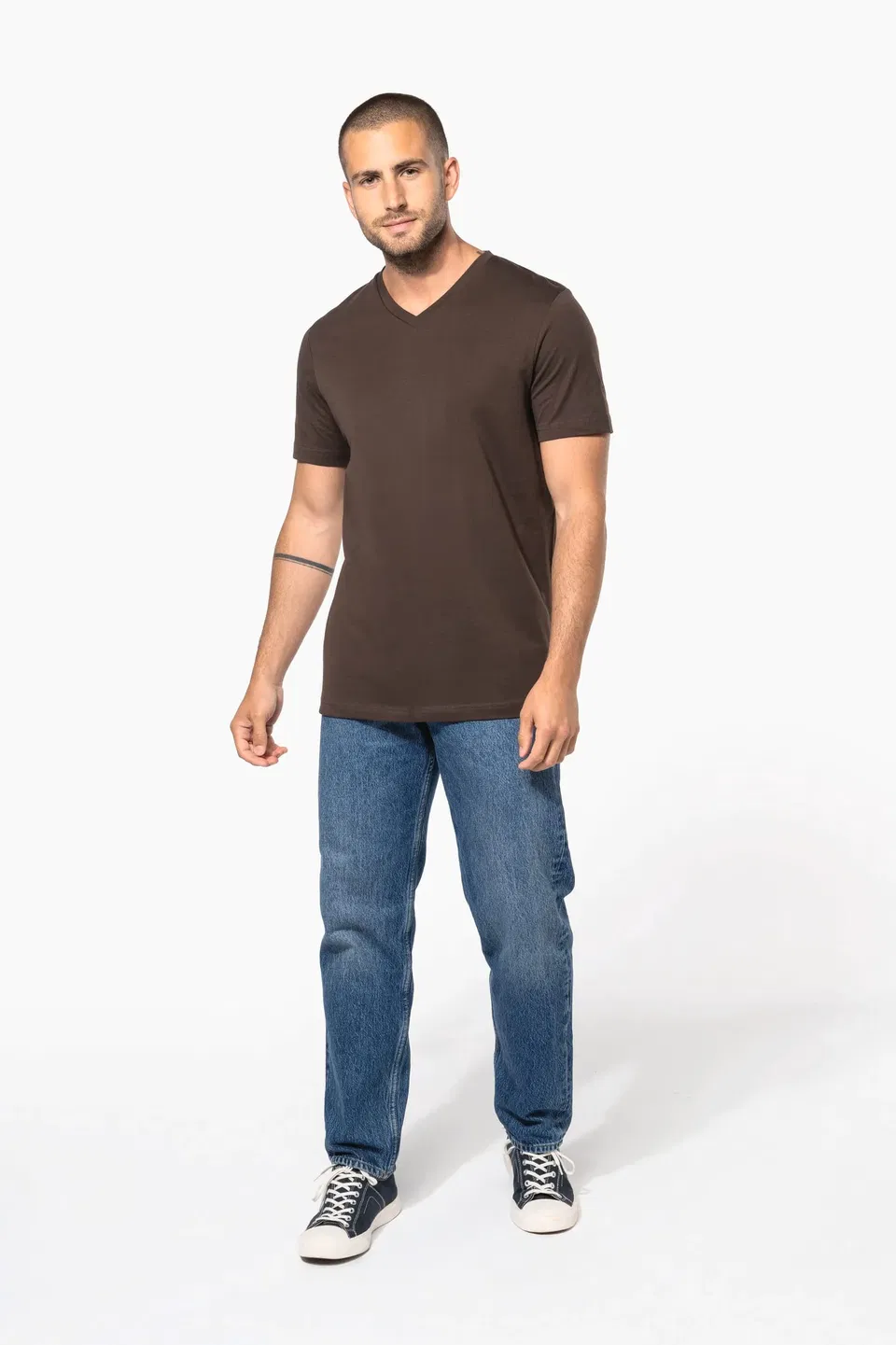Camiseta manga corta y cuello de pico