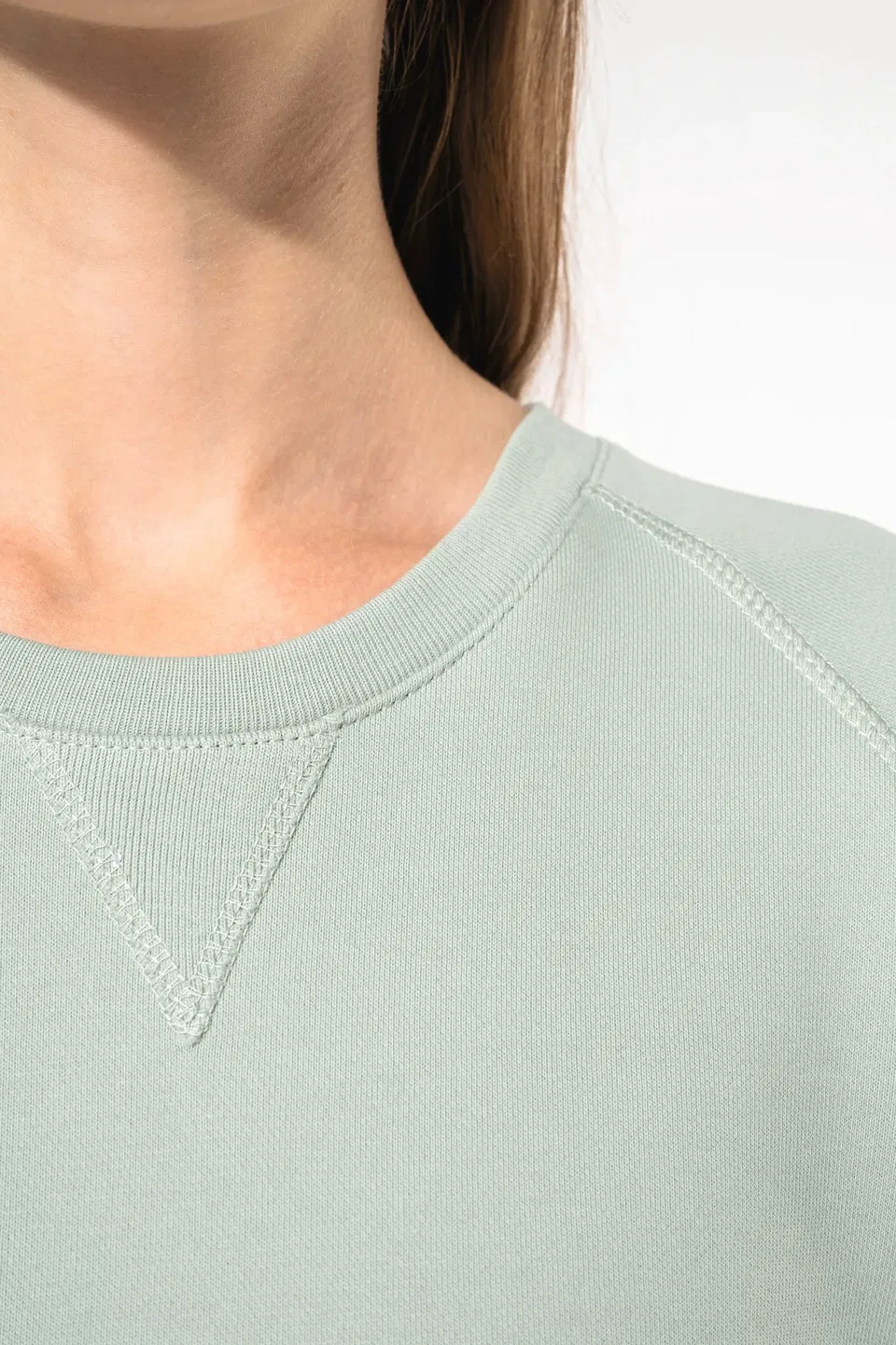 Sudadera algodón orgánico con cuello redondo y mangas raglan de mujer