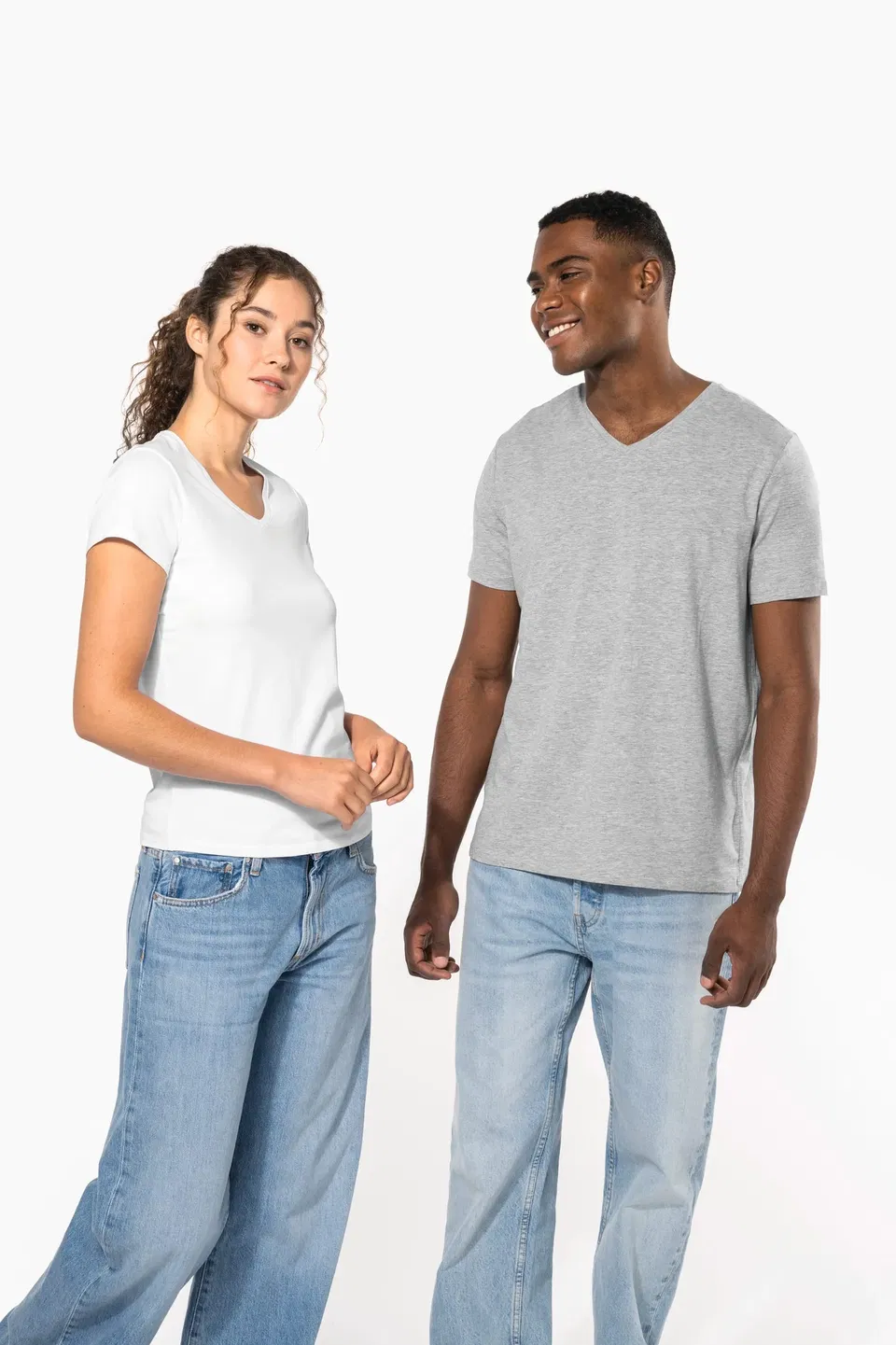 Camiseta con elastano cuello de pico mujer
