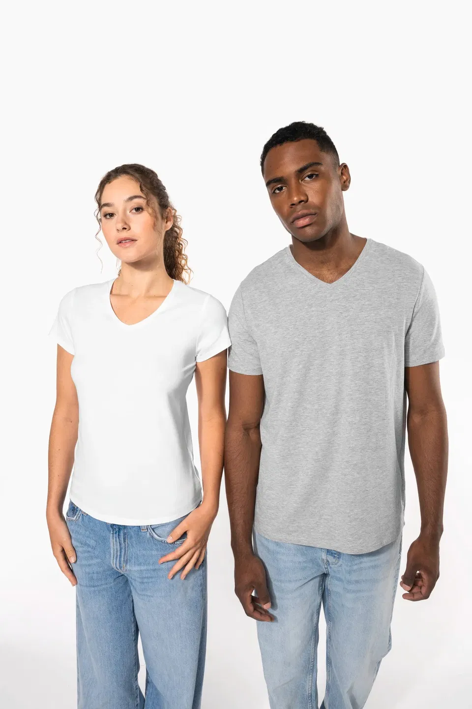Camiseta con elastano cuello de pico mujer