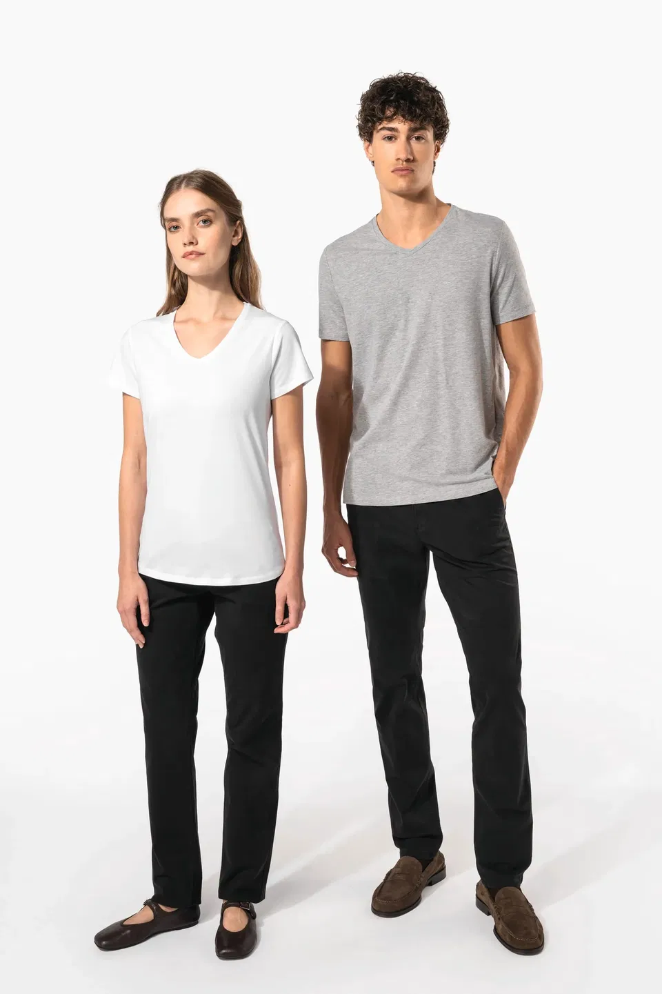 Camiseta con elastano cuello de pico mujer